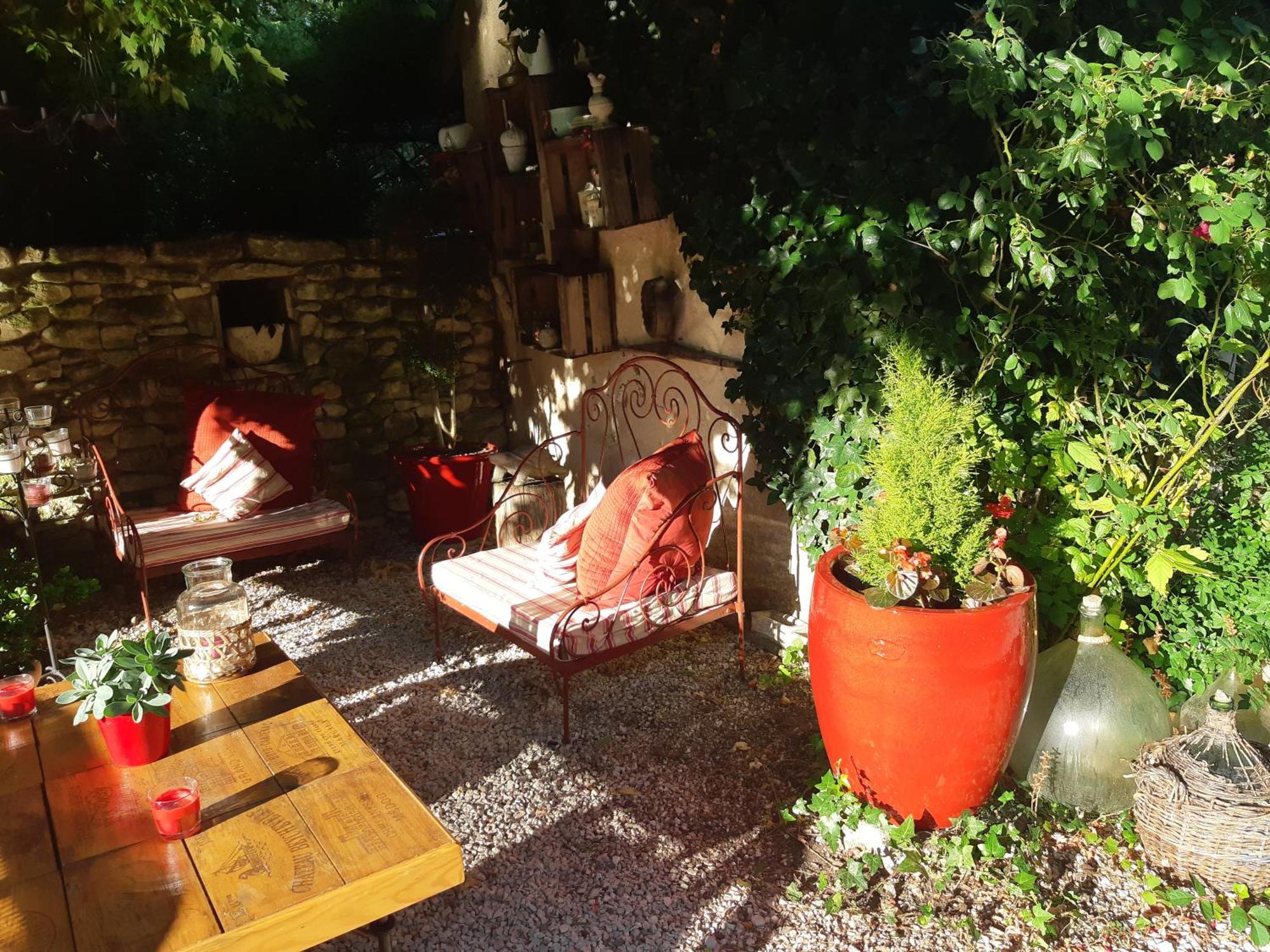 Cherche Midi Noves Exteriör bild