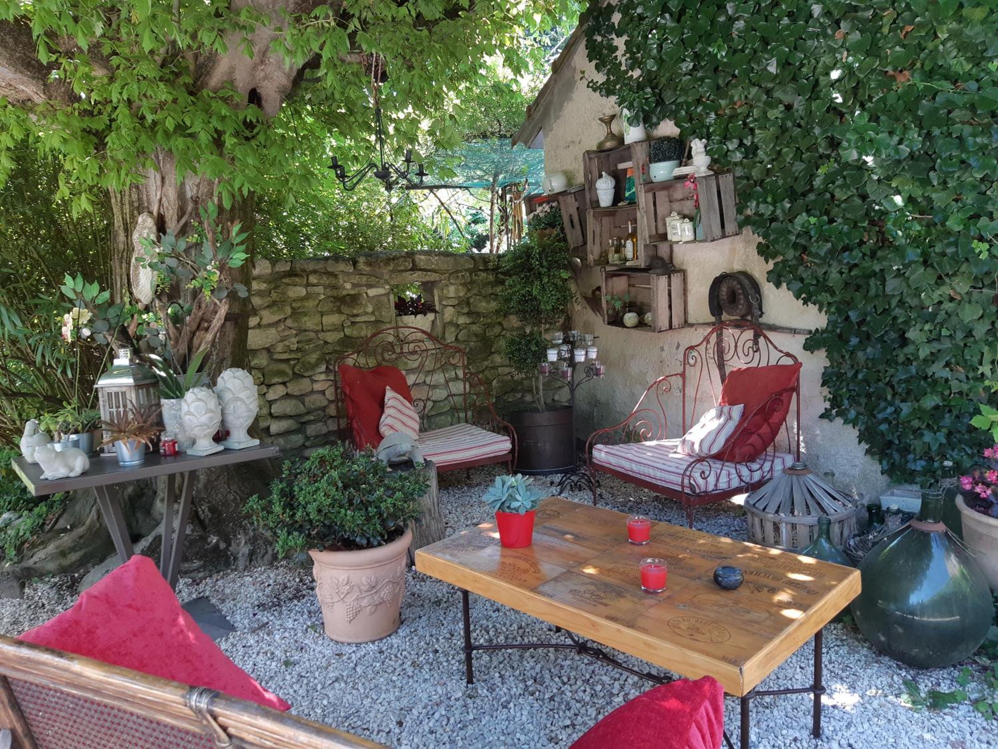 Cherche Midi Noves Exteriör bild