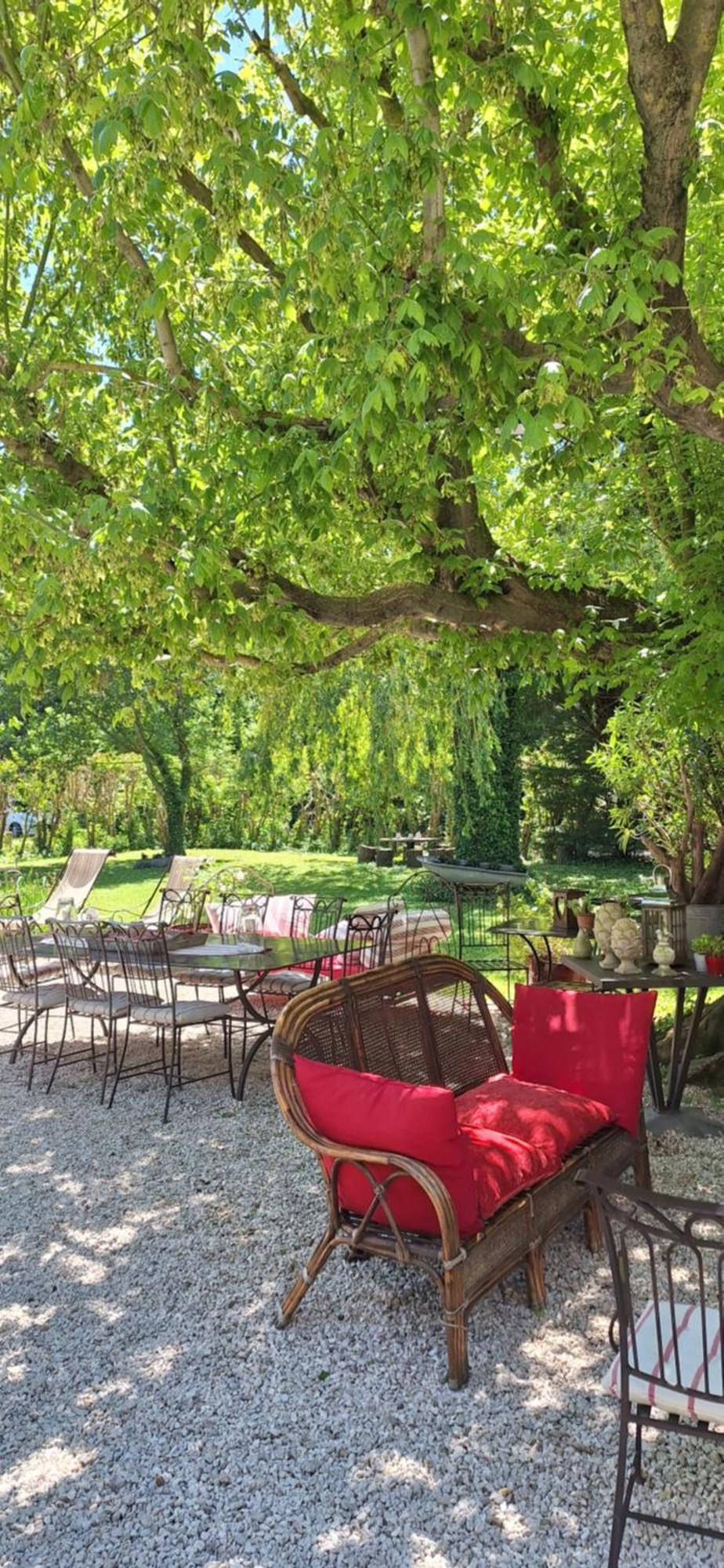Cherche Midi Noves Exteriör bild